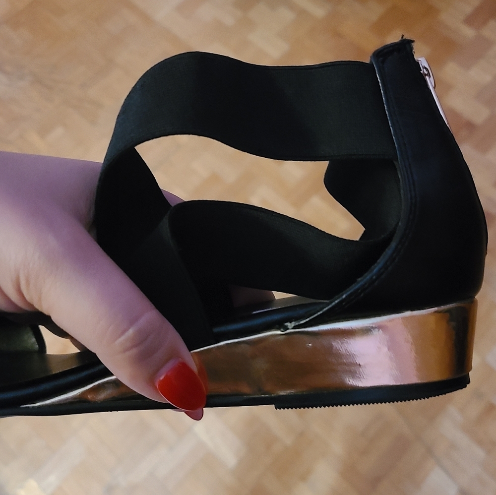 Steve Madden Throne Sandals, Black, Size 10 - Picture 4 of 4